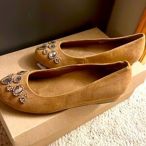 Brand new without tags - Vionics!